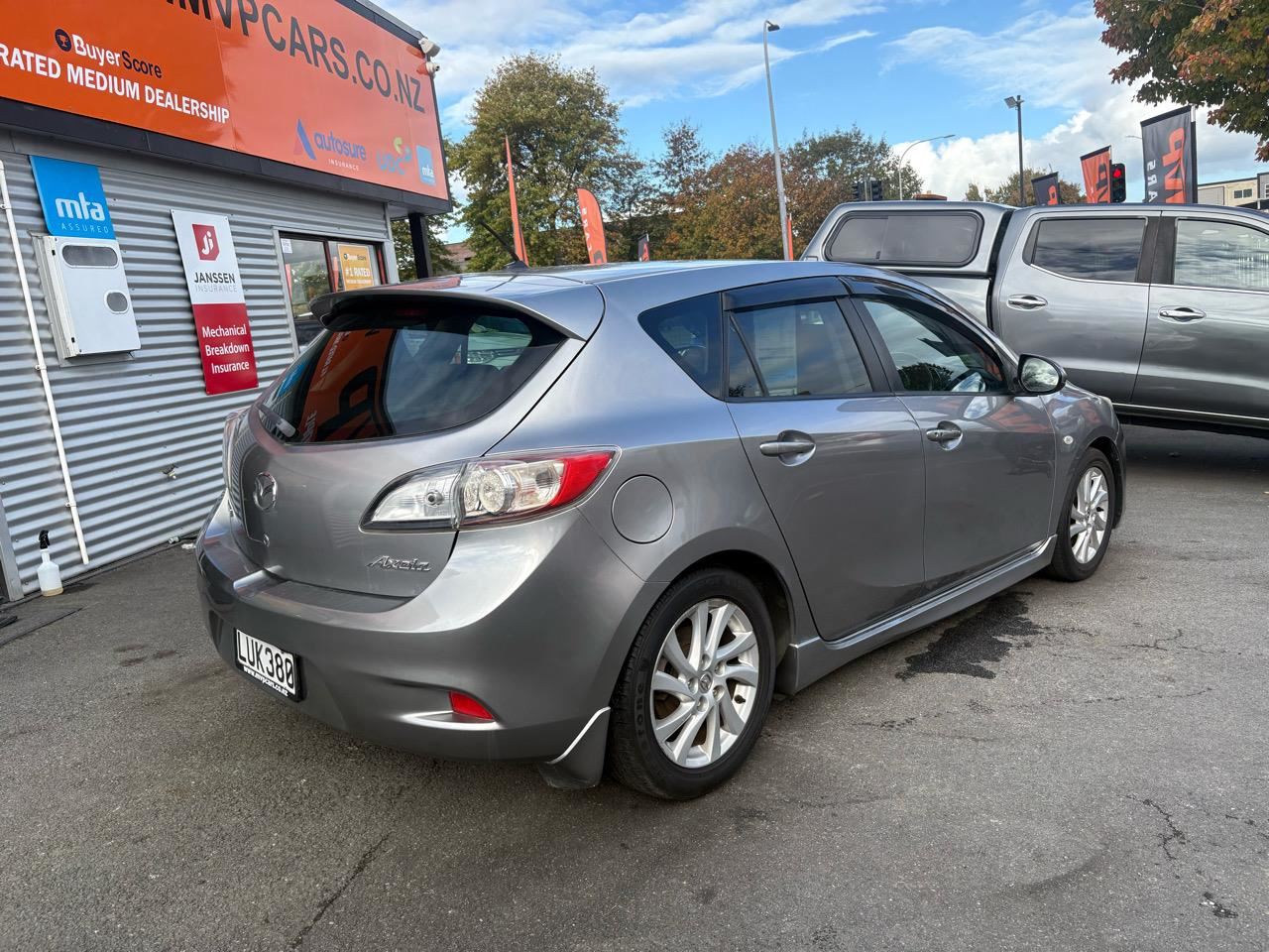 Vehicle image 4