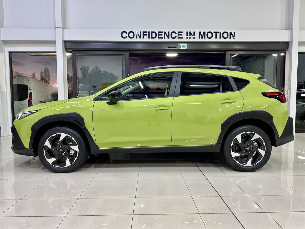 Vehicle image 4