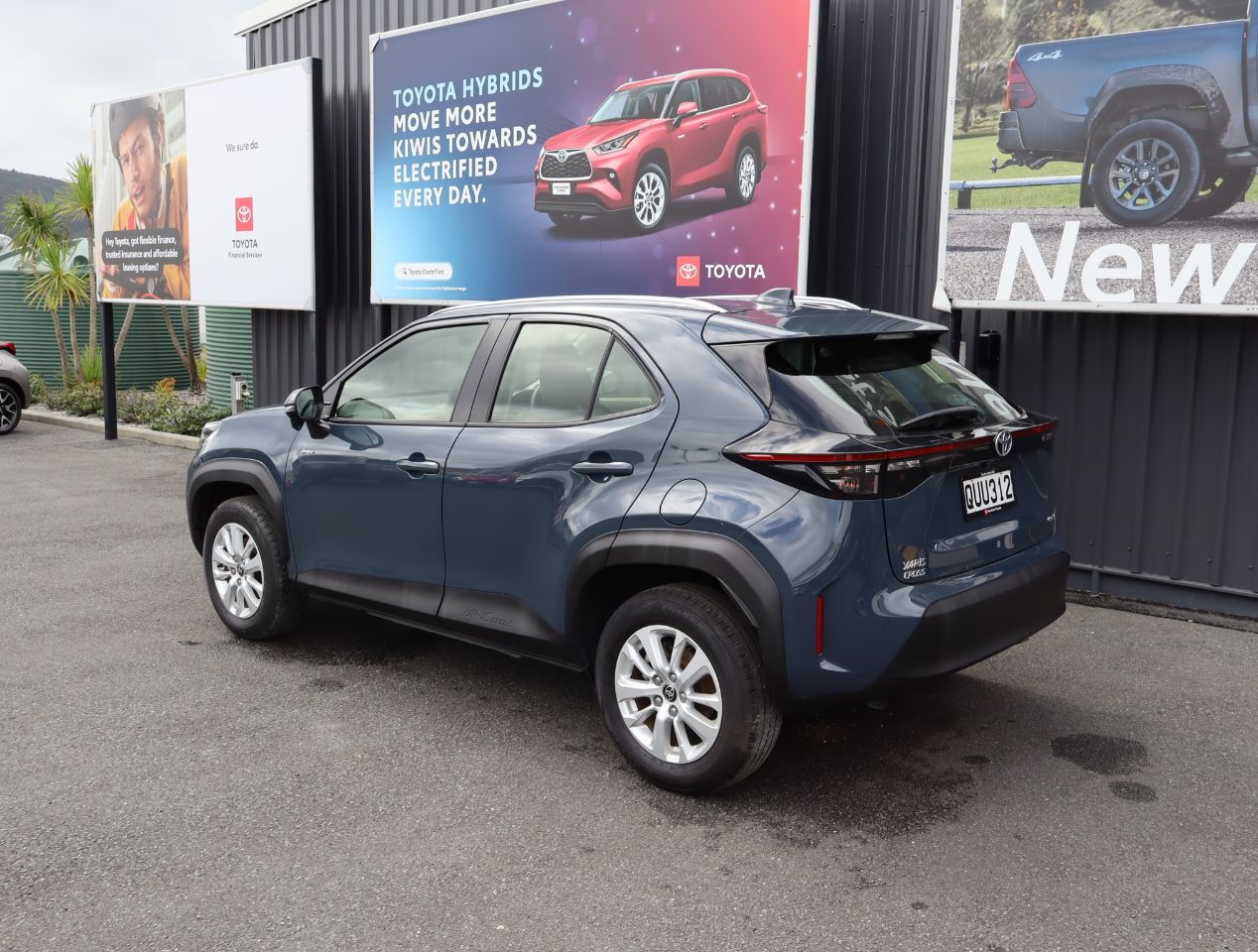 Vehicle image 5
