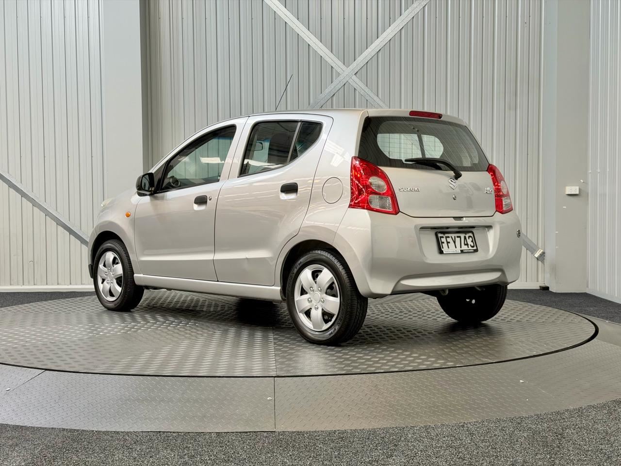 Vehicle image 5