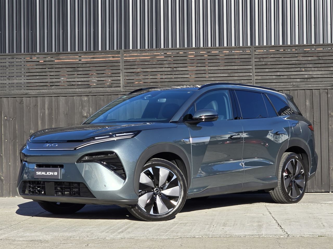 Vehicle image 5