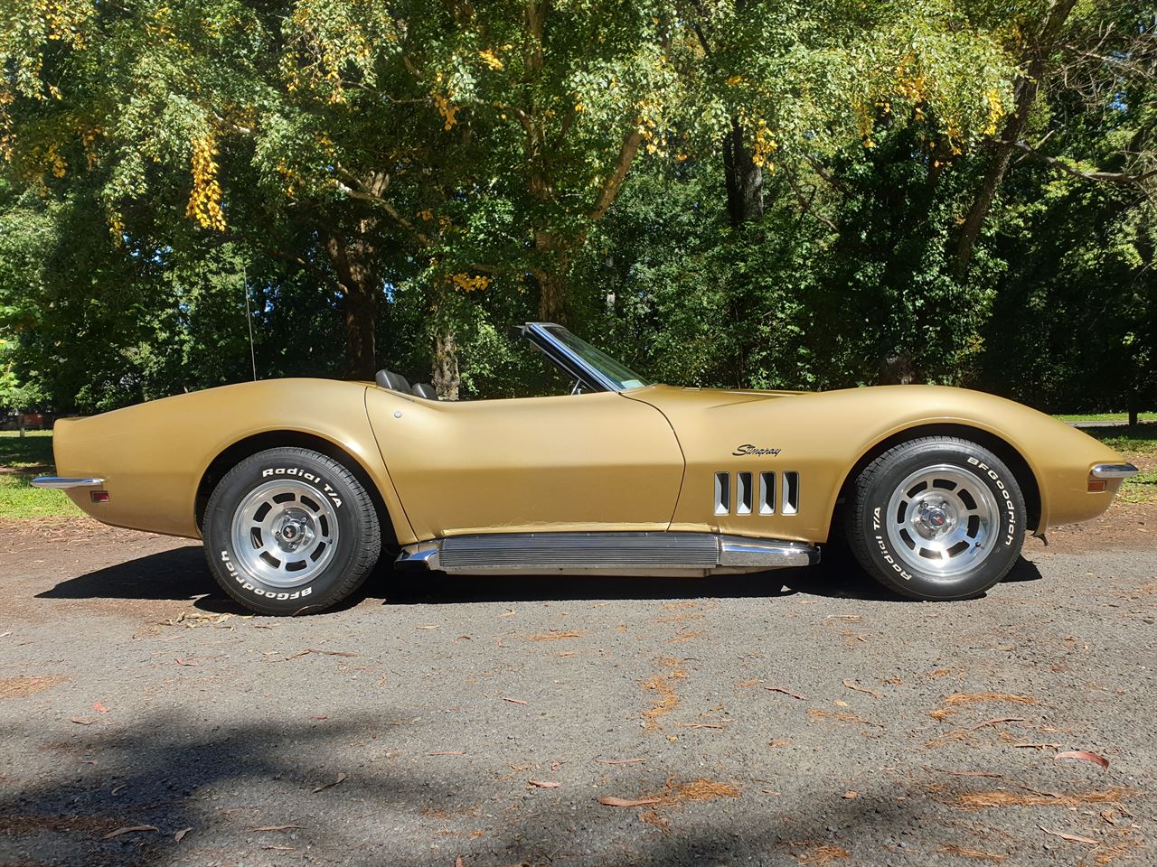 Vehicle image 3
