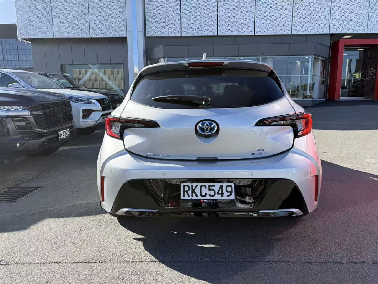 Vehicle image 5