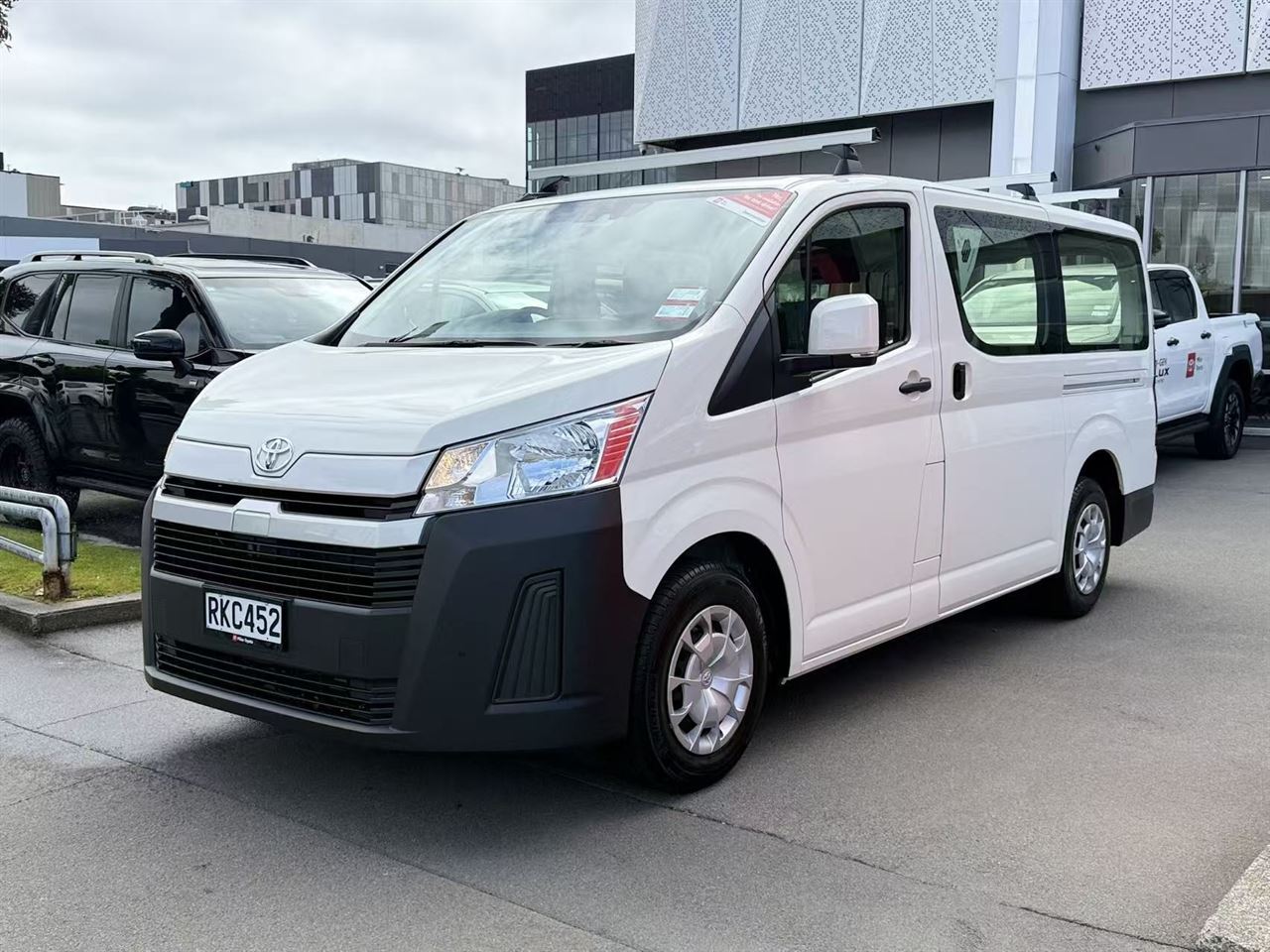 Vehicle image 3