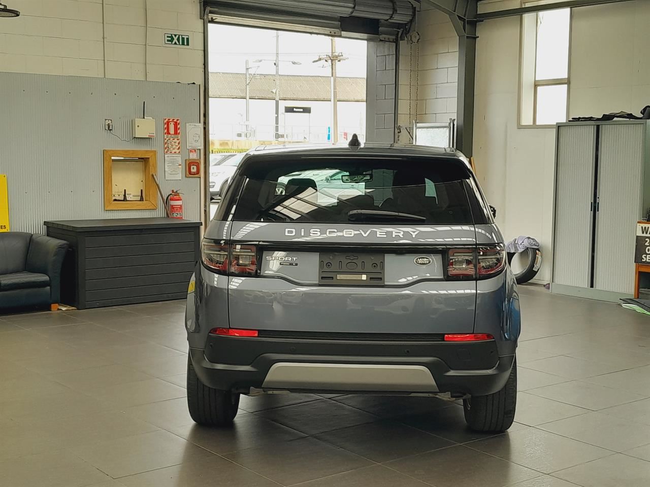 Vehicle image 5
