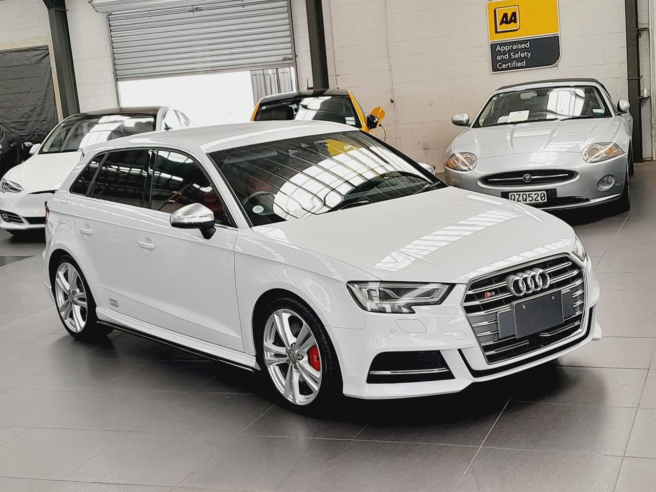 Vehicle image 1