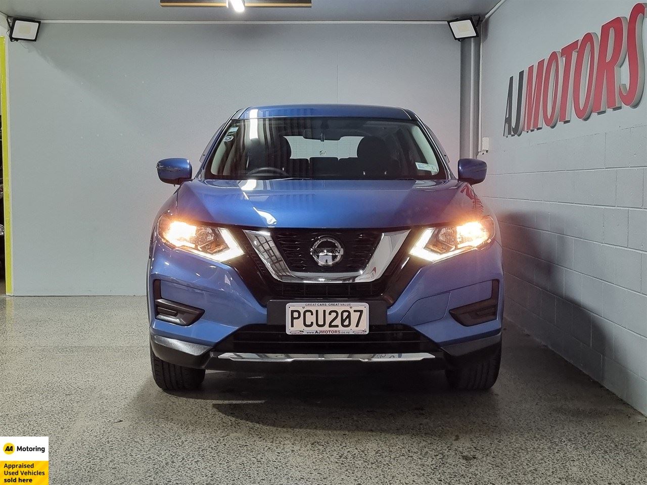Vehicle image 2