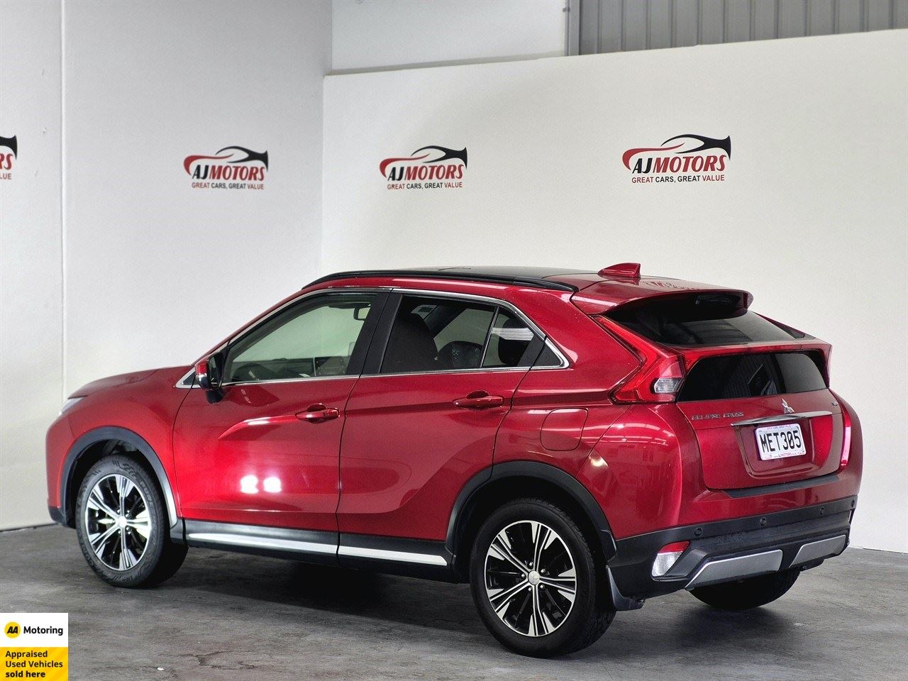 Vehicle image 5