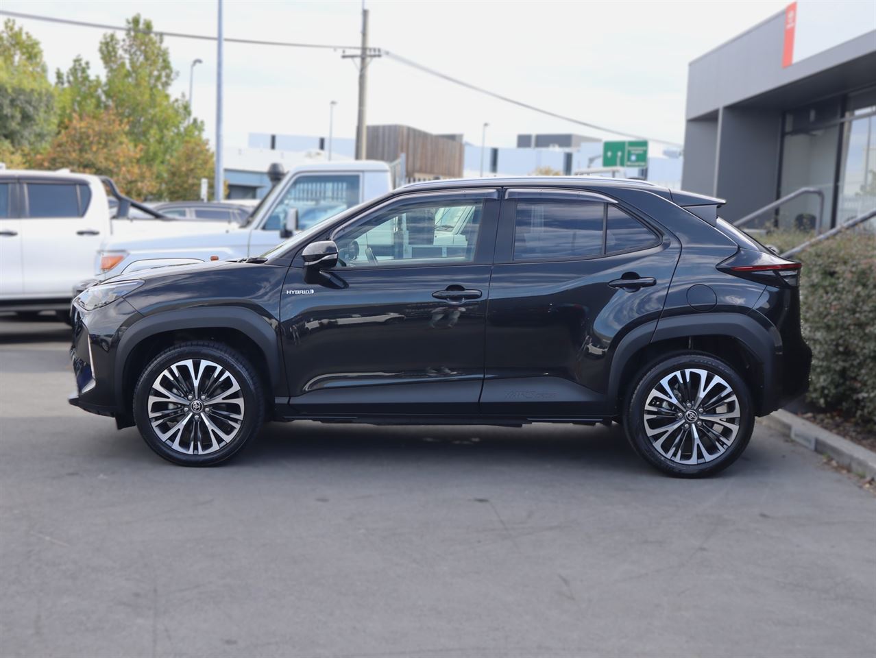 Vehicle image 4