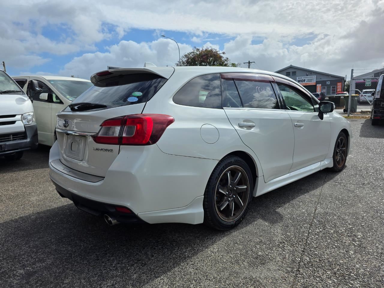 Vehicle image 5