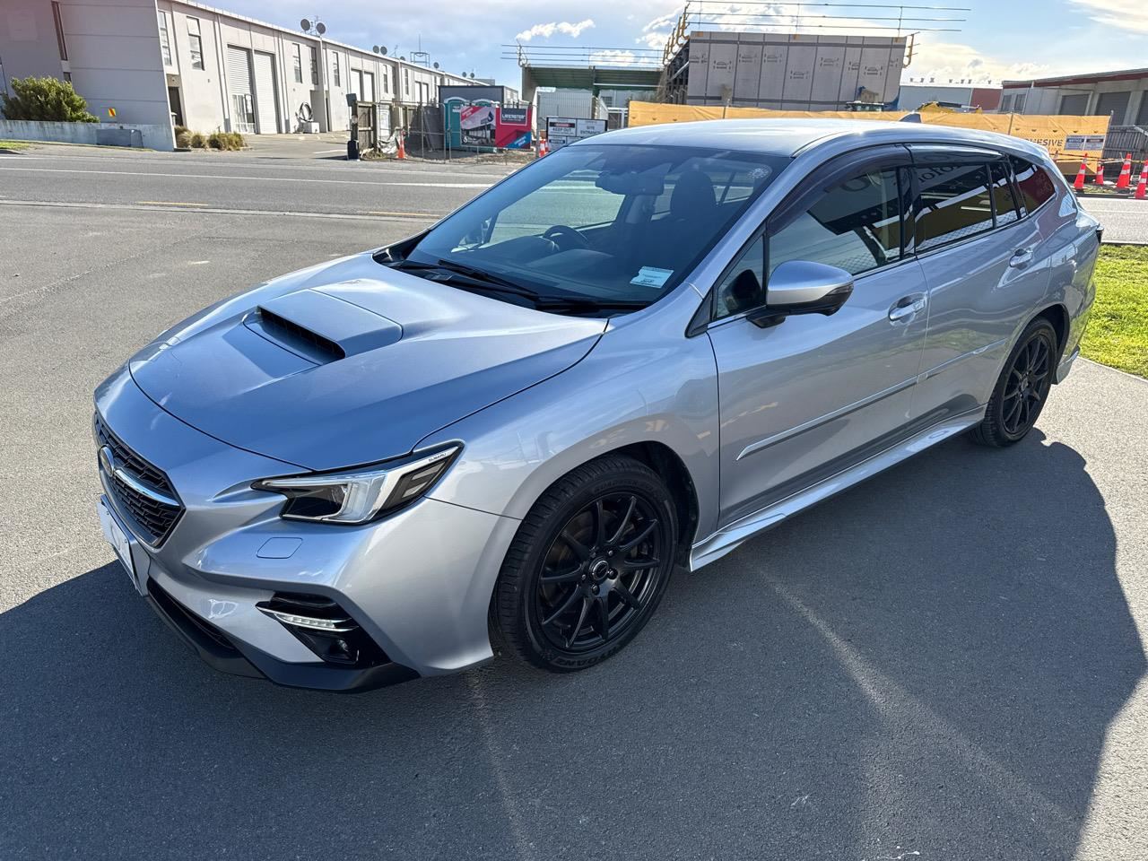 Vehicle image 4