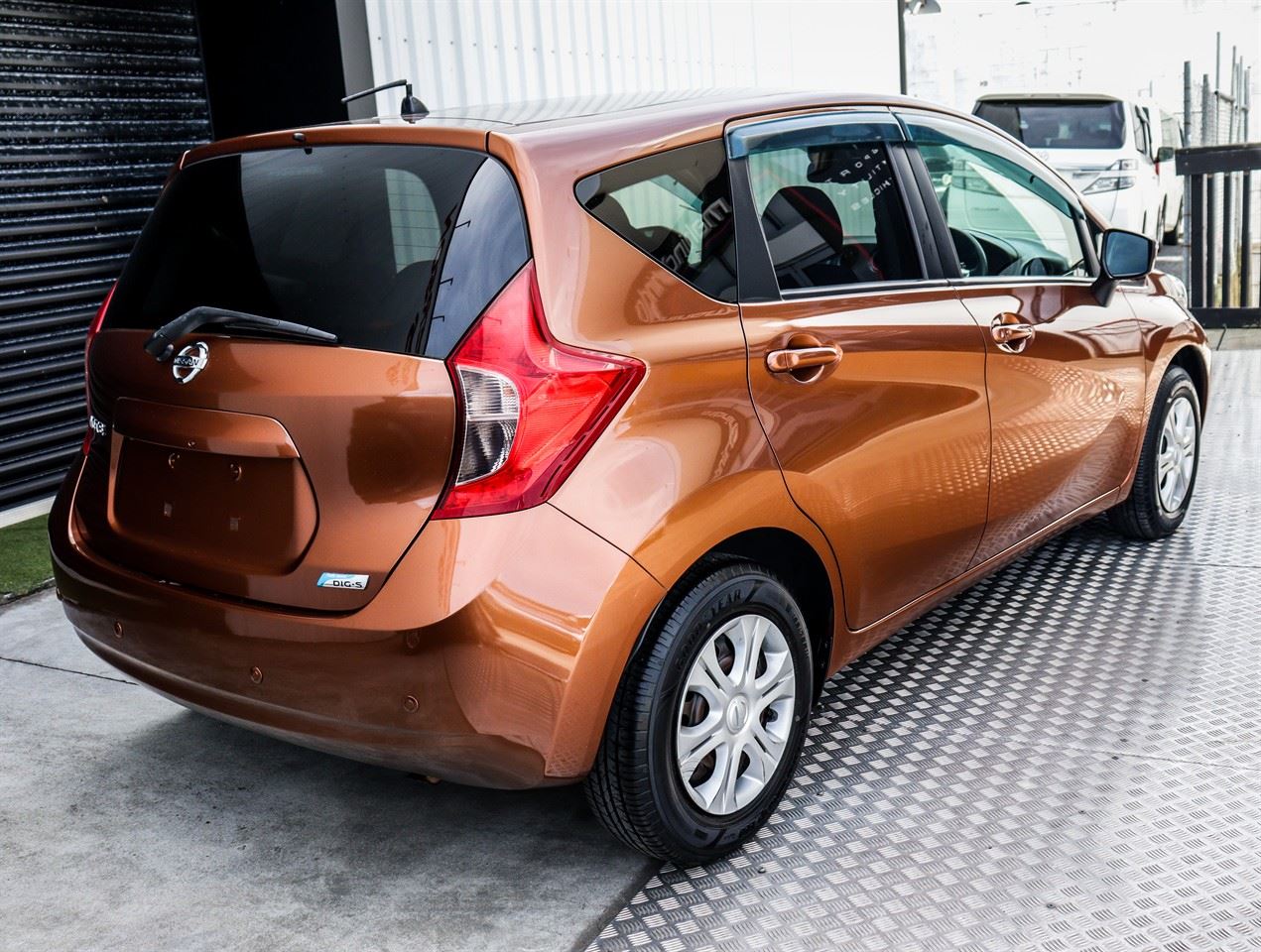 Vehicle image 3