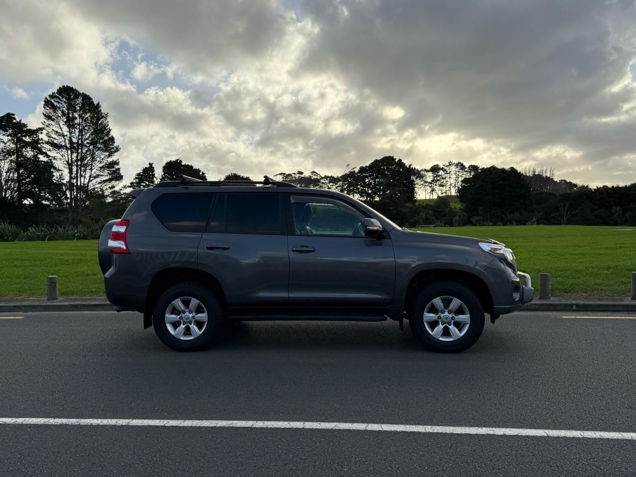 Vehicle image 5