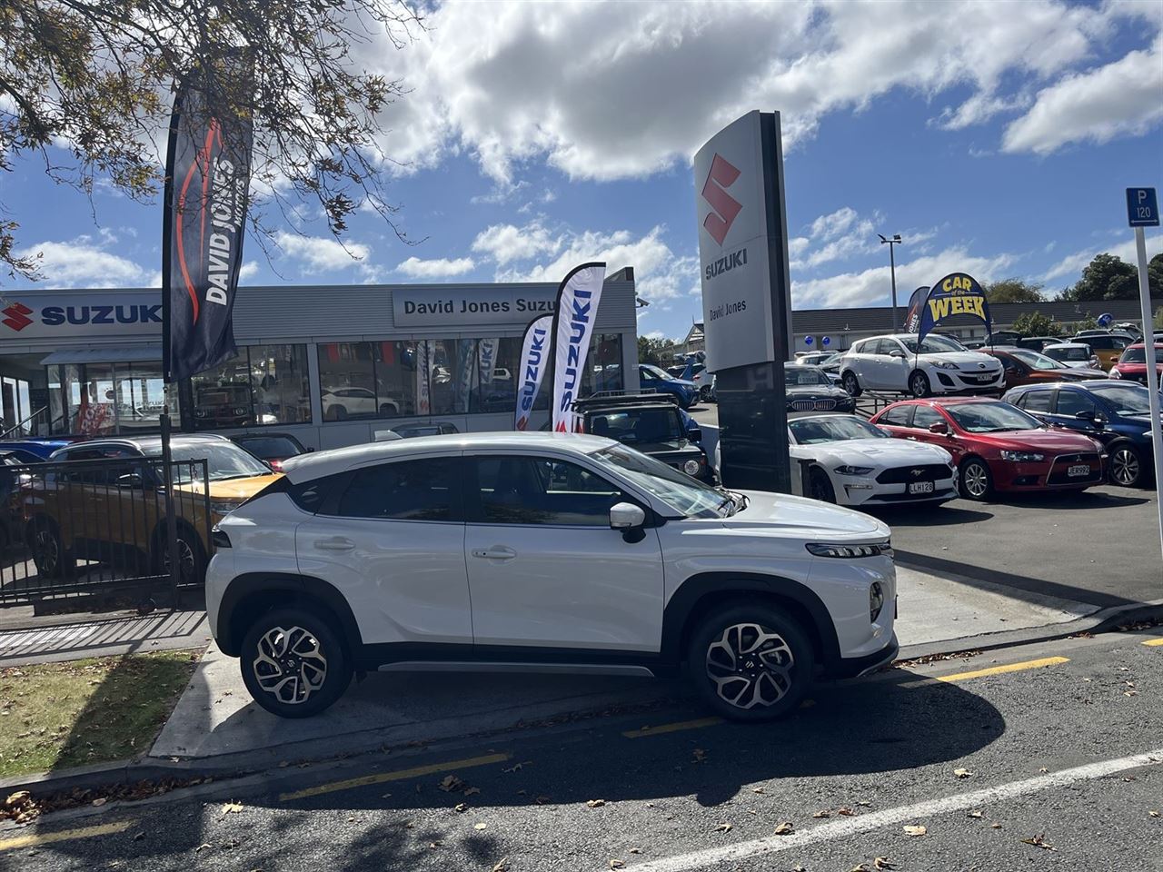 Vehicle image 4
