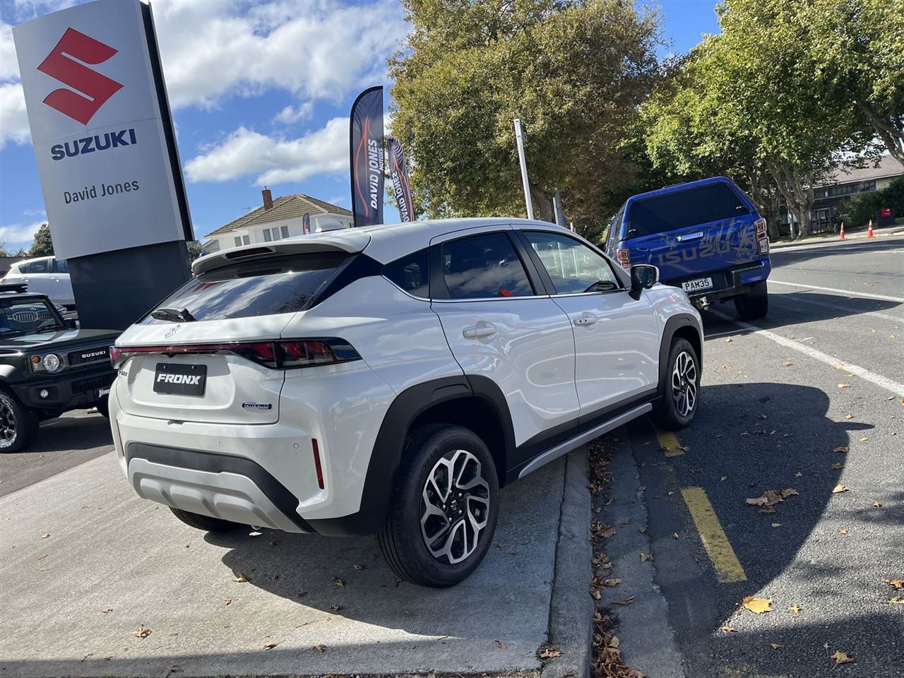 Vehicle image 5