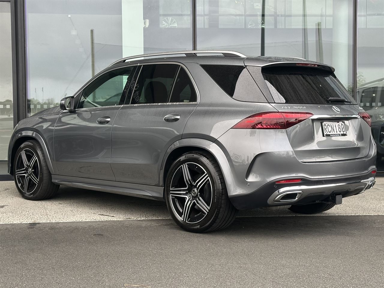 Vehicle image 5
