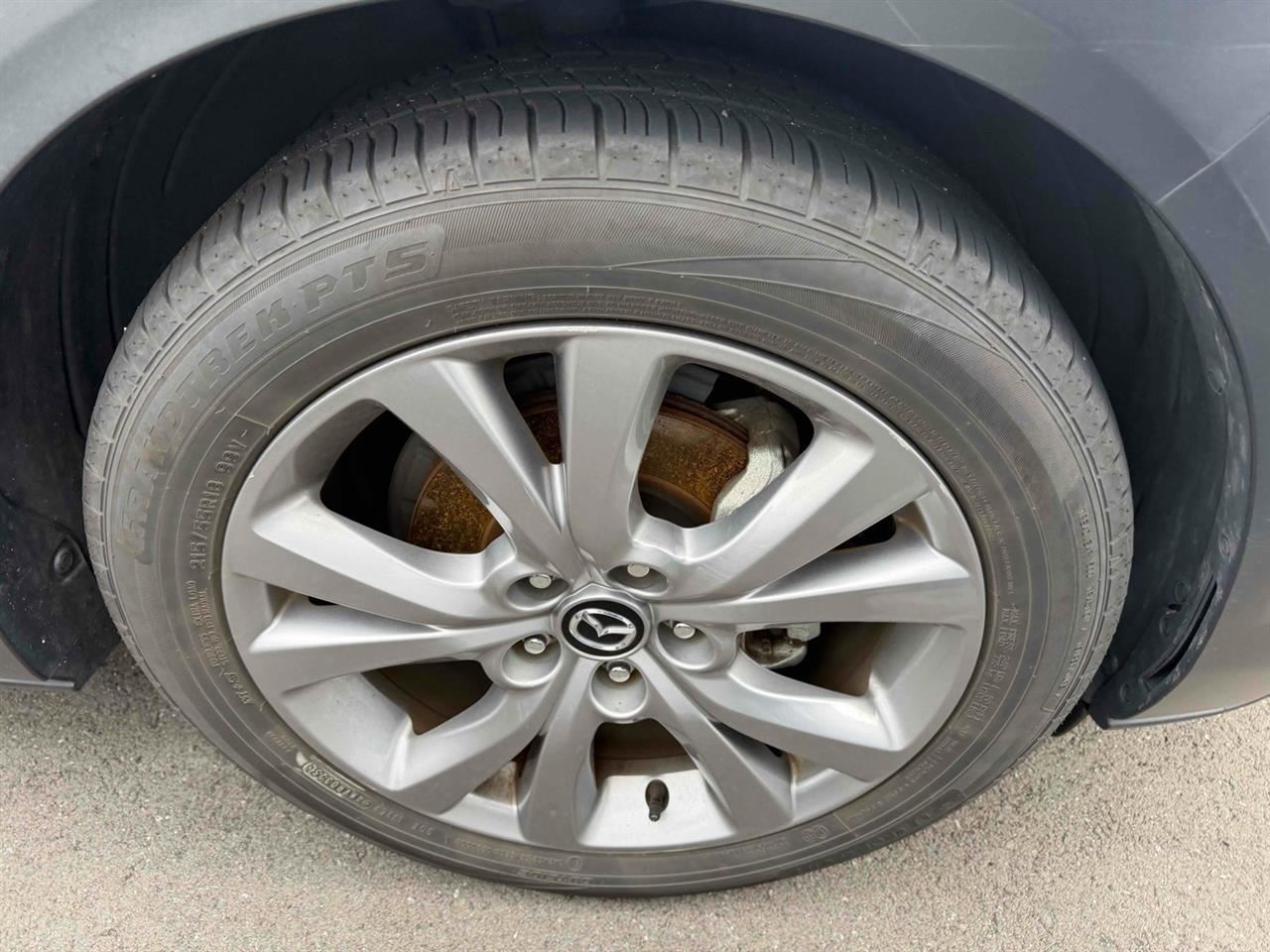 Vehicle image 5
