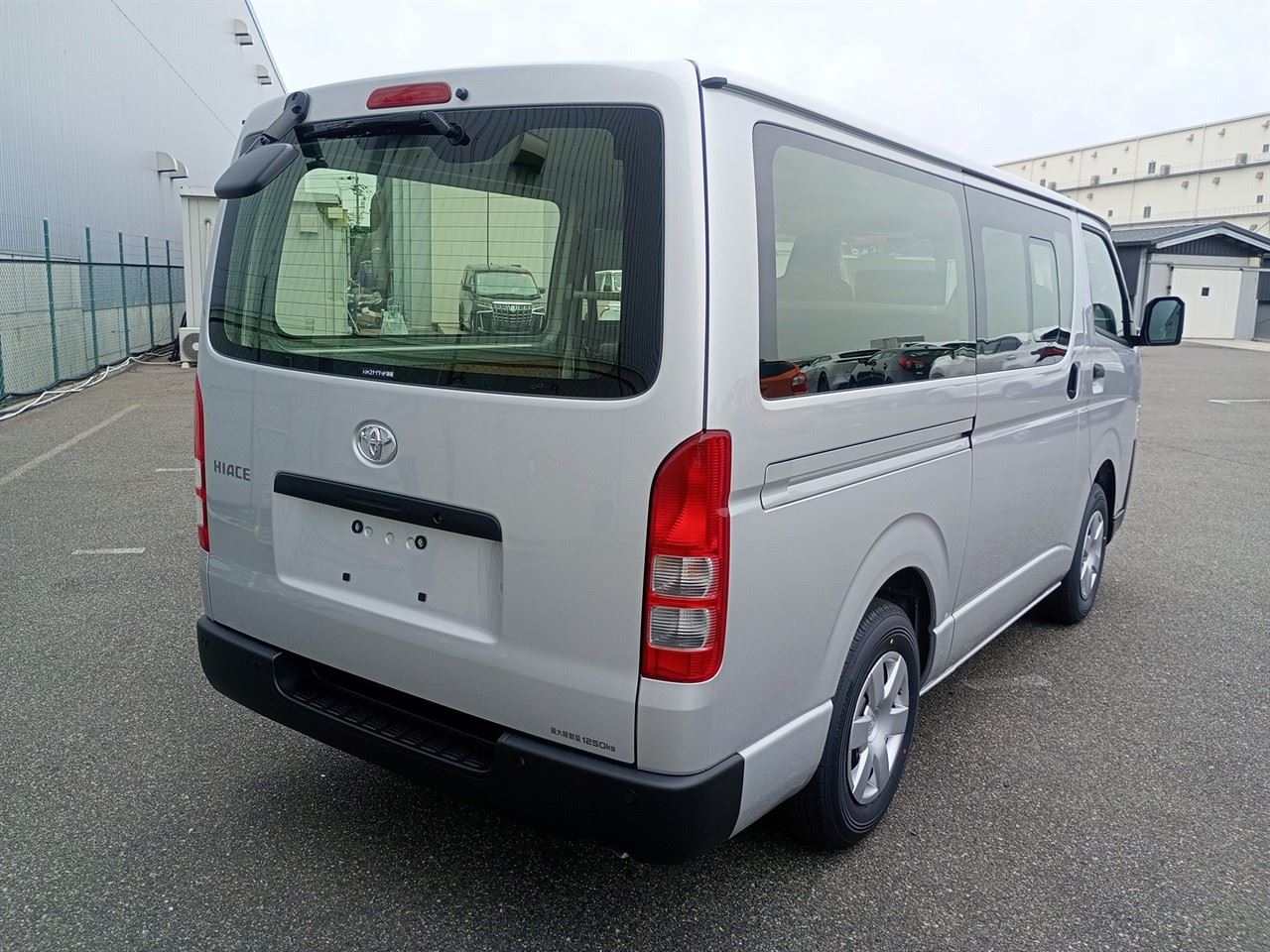 Vehicle image 4