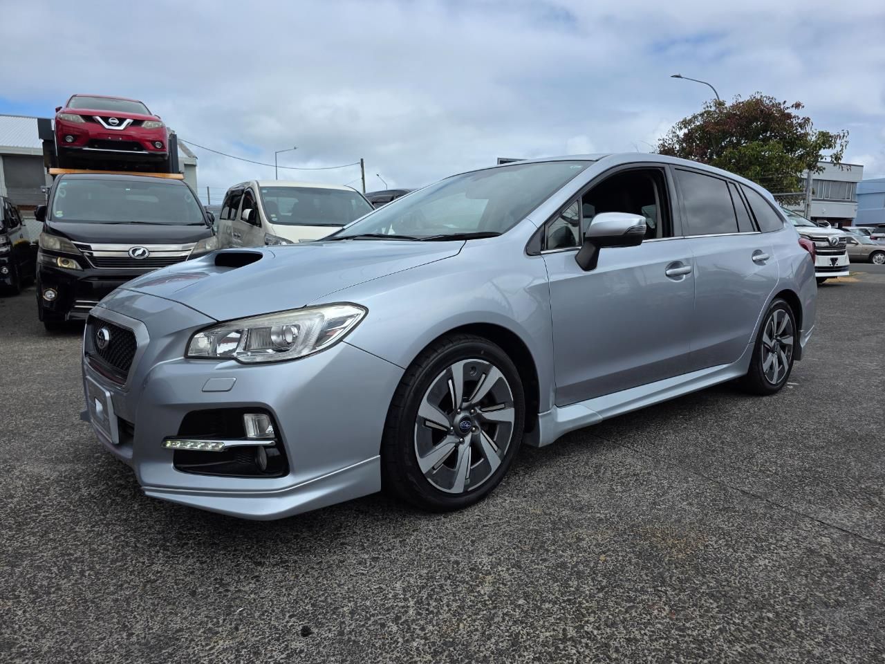 Vehicle image 4