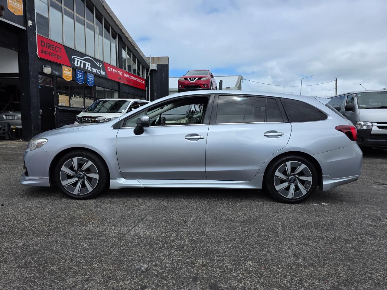 Vehicle image 5