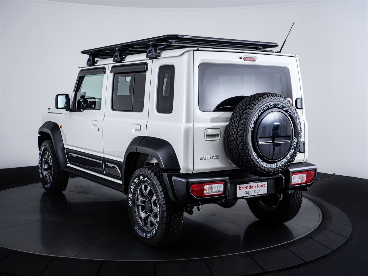 Vehicle image 5