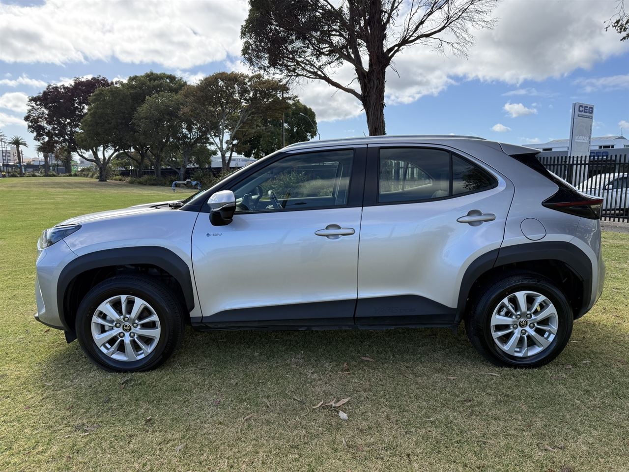 Vehicle image 4
