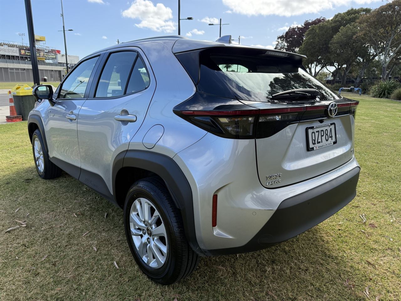 Vehicle image 5