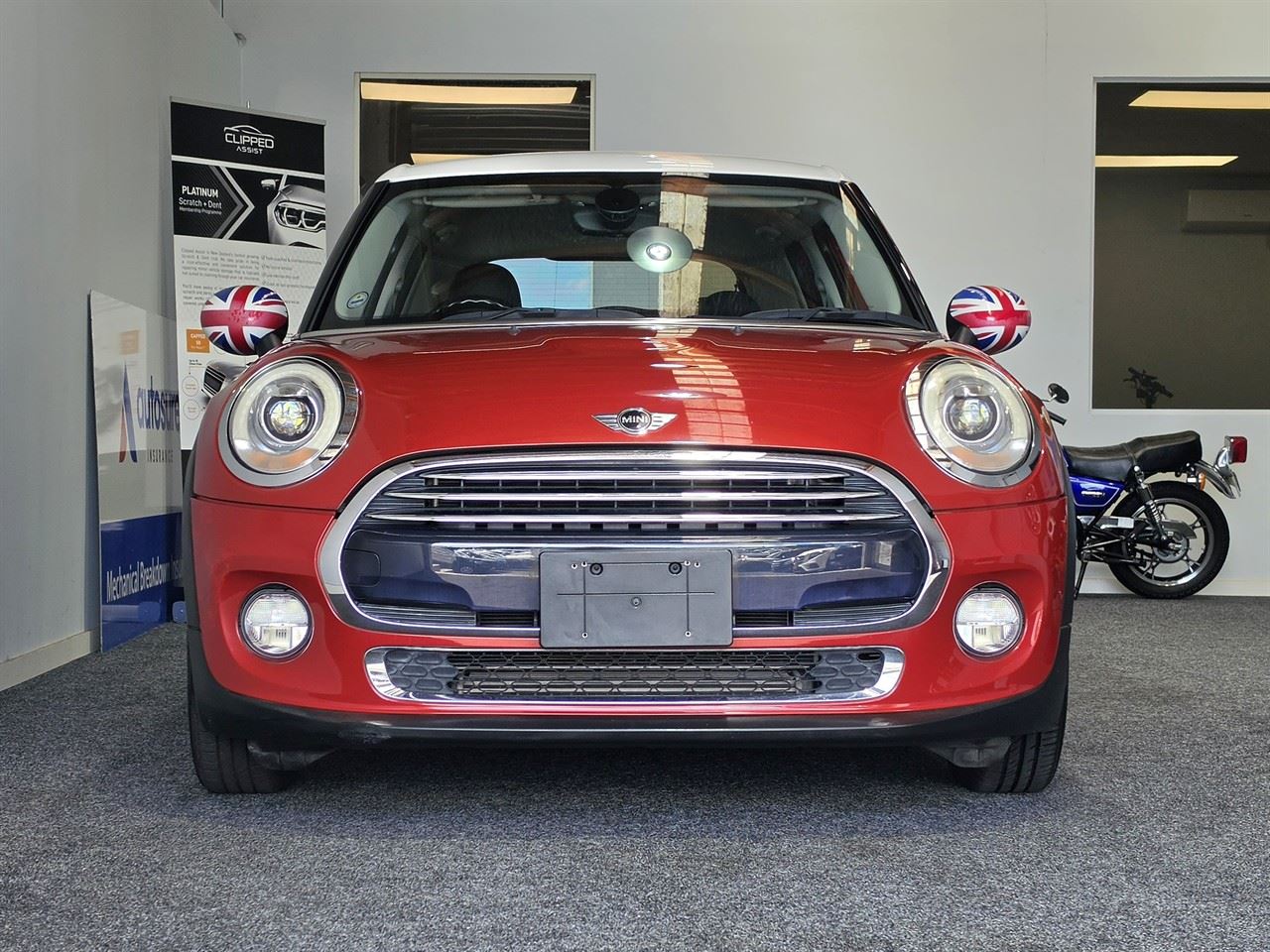 Vehicle image 4