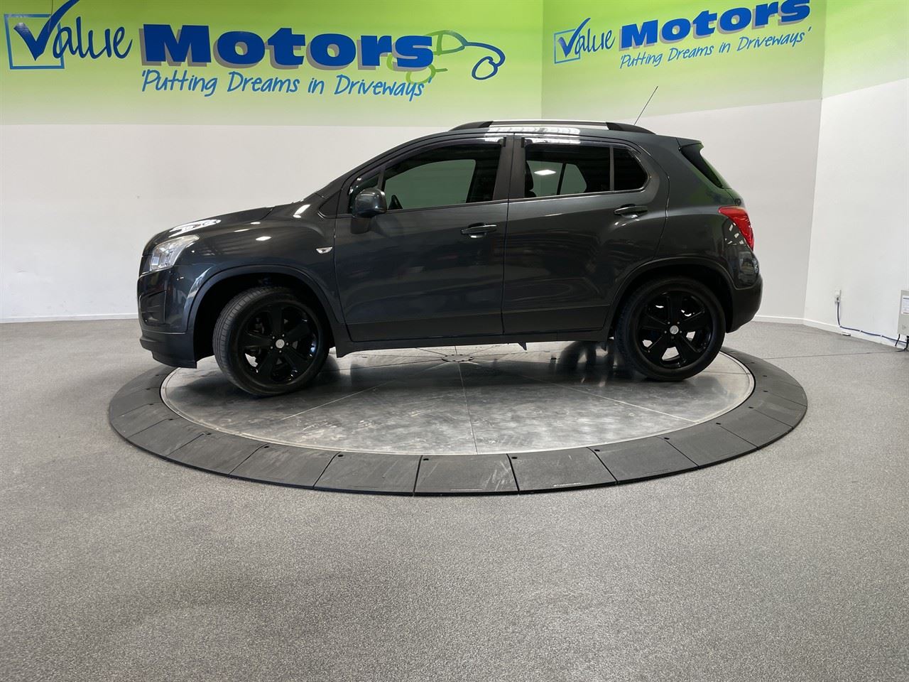 Vehicle image 4