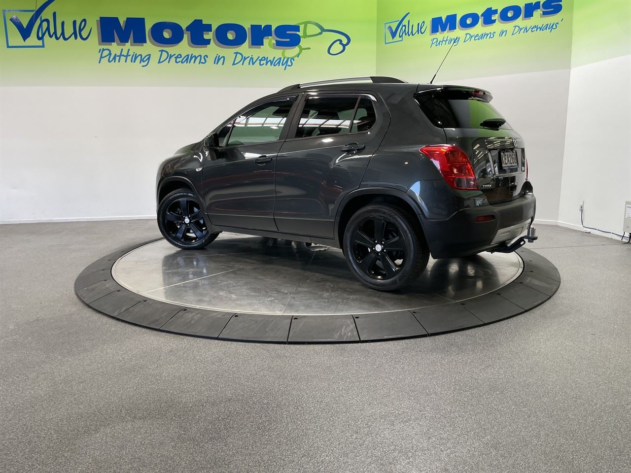 Vehicle image 5