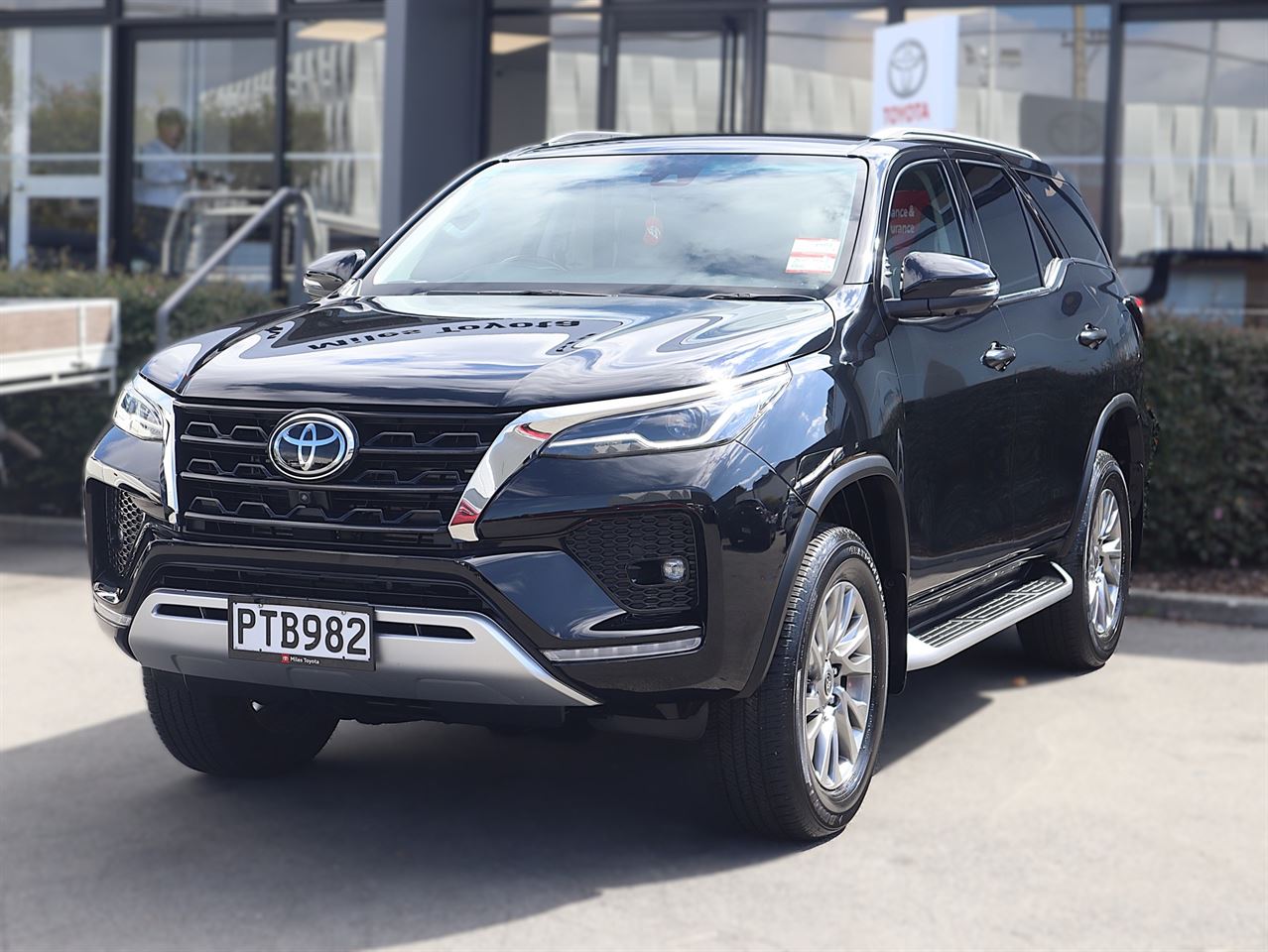 Vehicle image 3