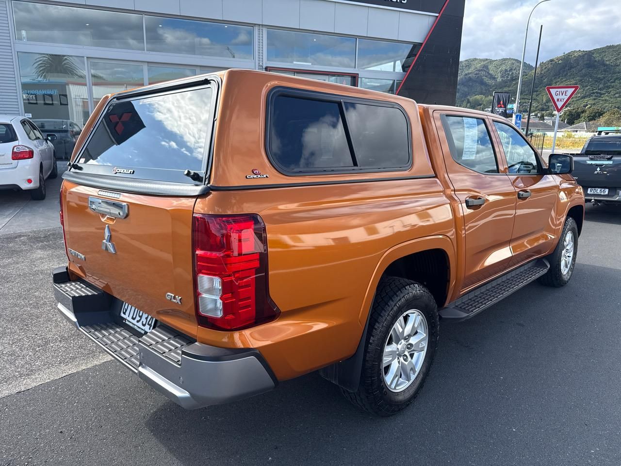 Vehicle image 4