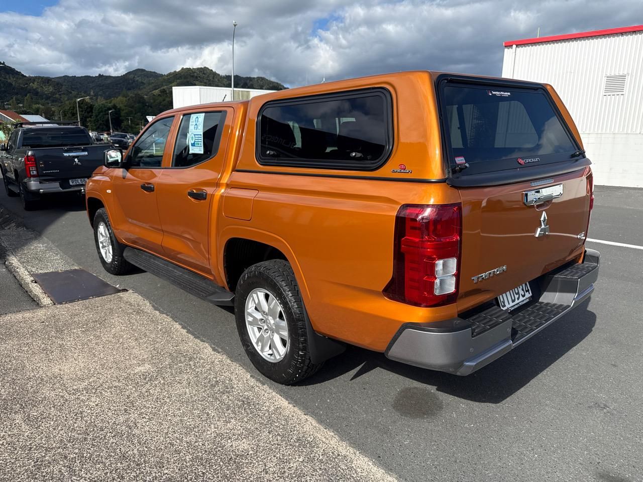 Vehicle image 5