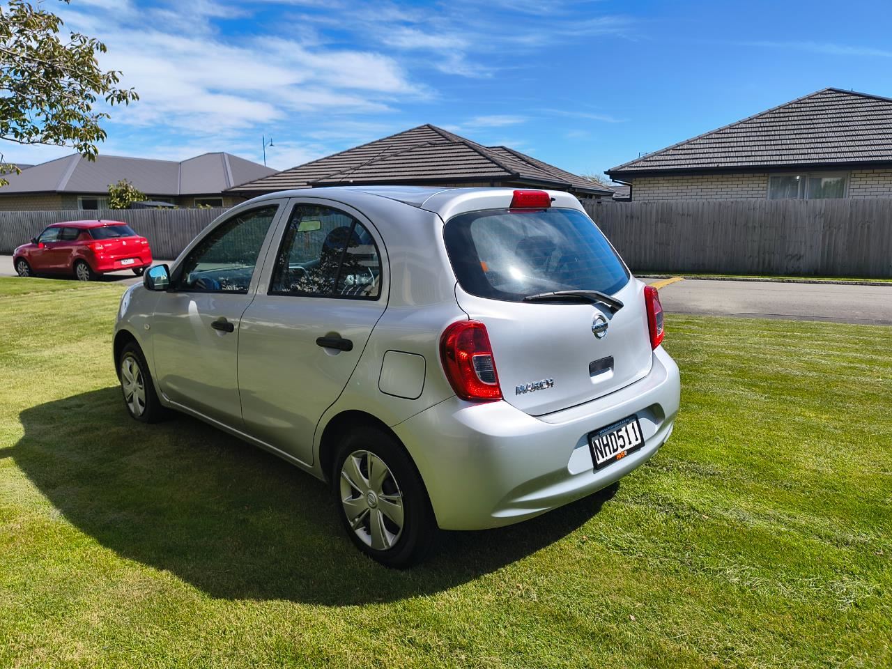 Vehicle image 5