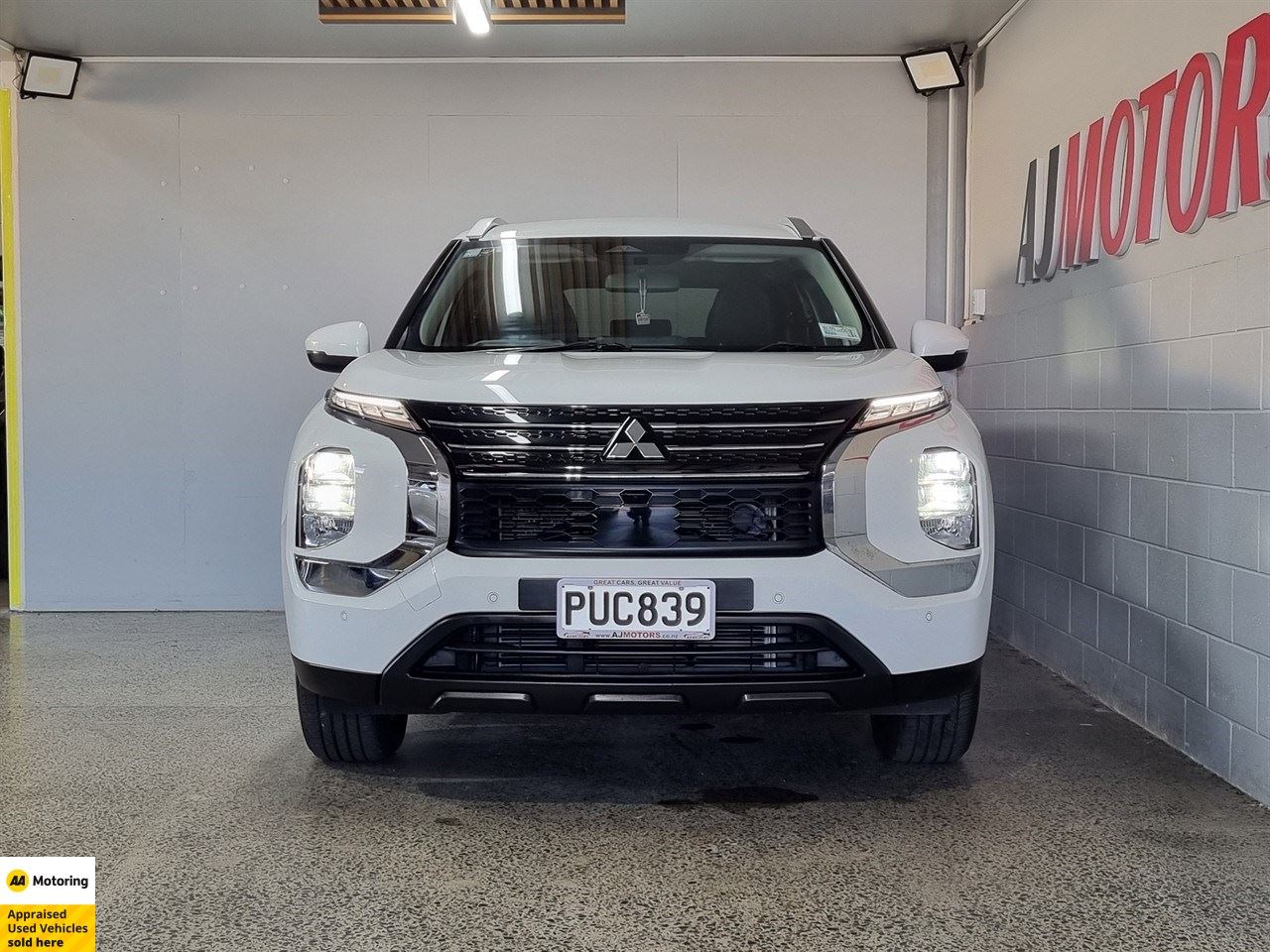 Vehicle image 2