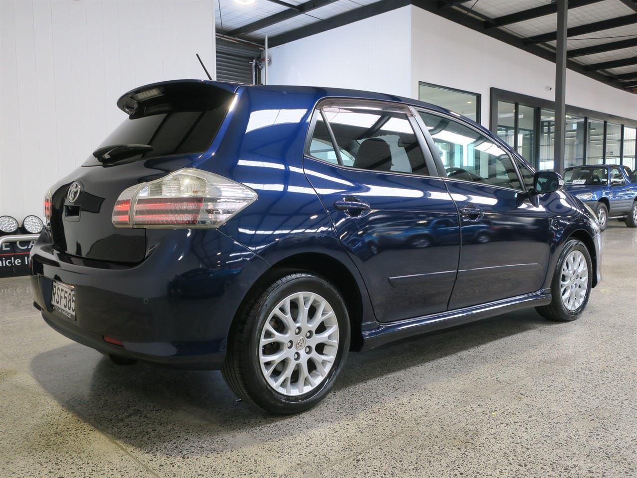 Vehicle image 3