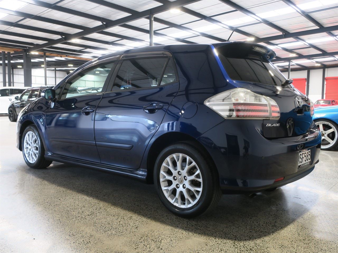 Vehicle image 4