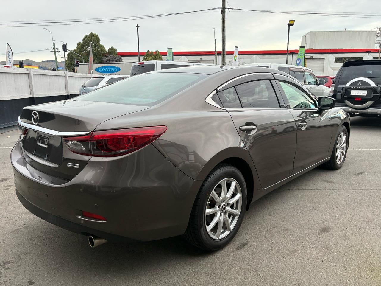 Vehicle image 4
