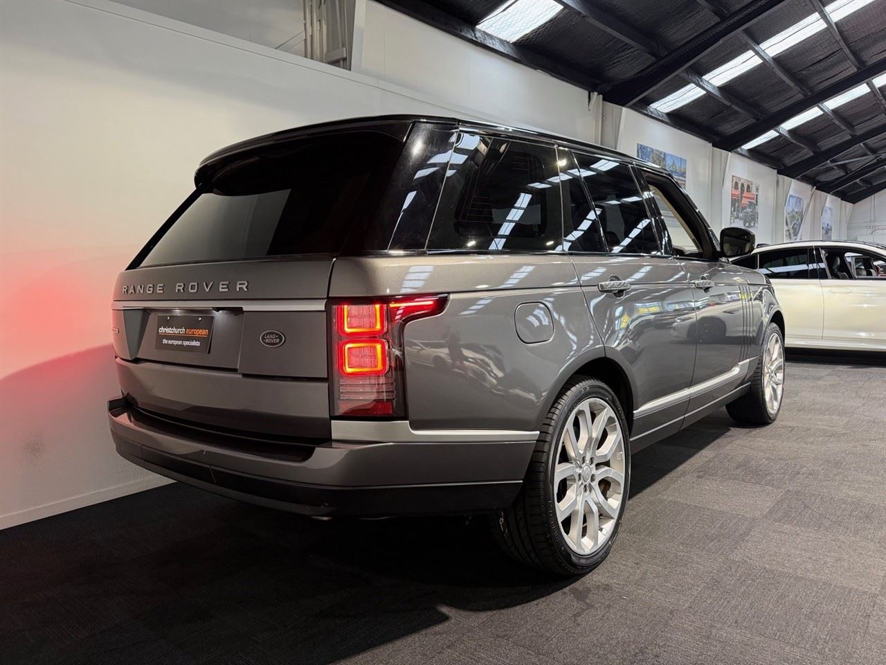 Vehicle image 5