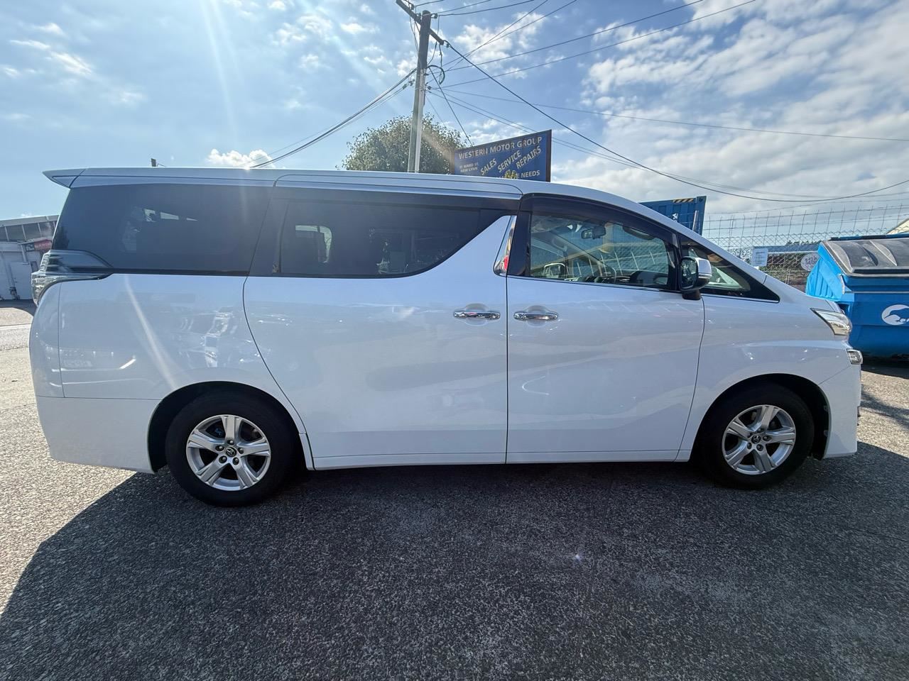 Vehicle image 3