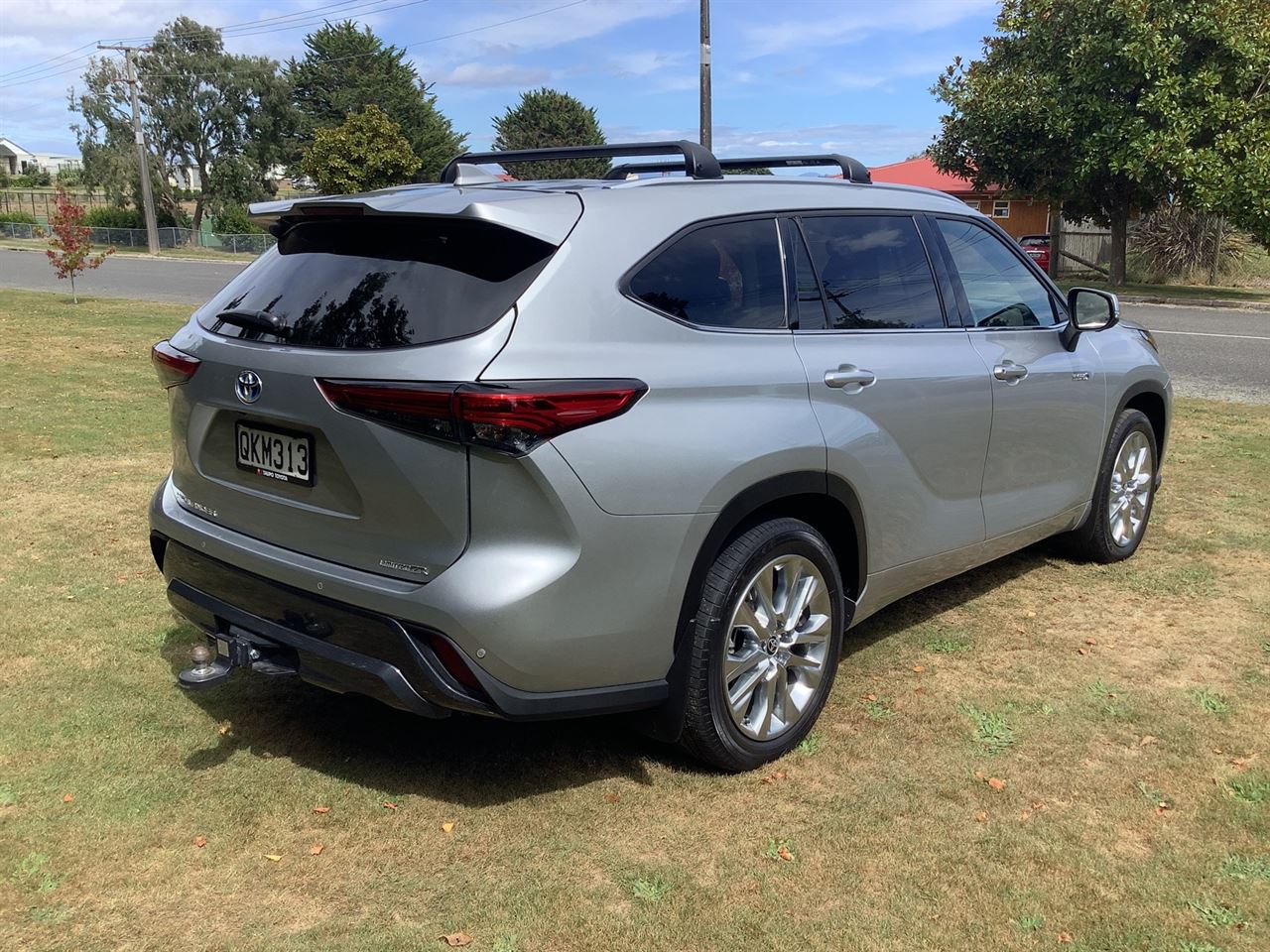 Vehicle image 5