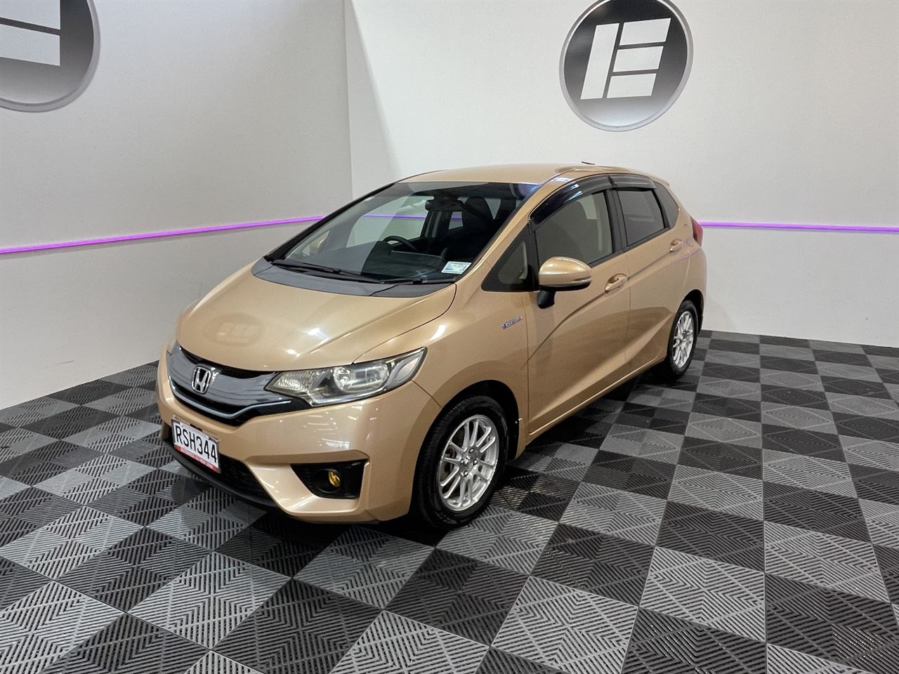 Vehicle image 3