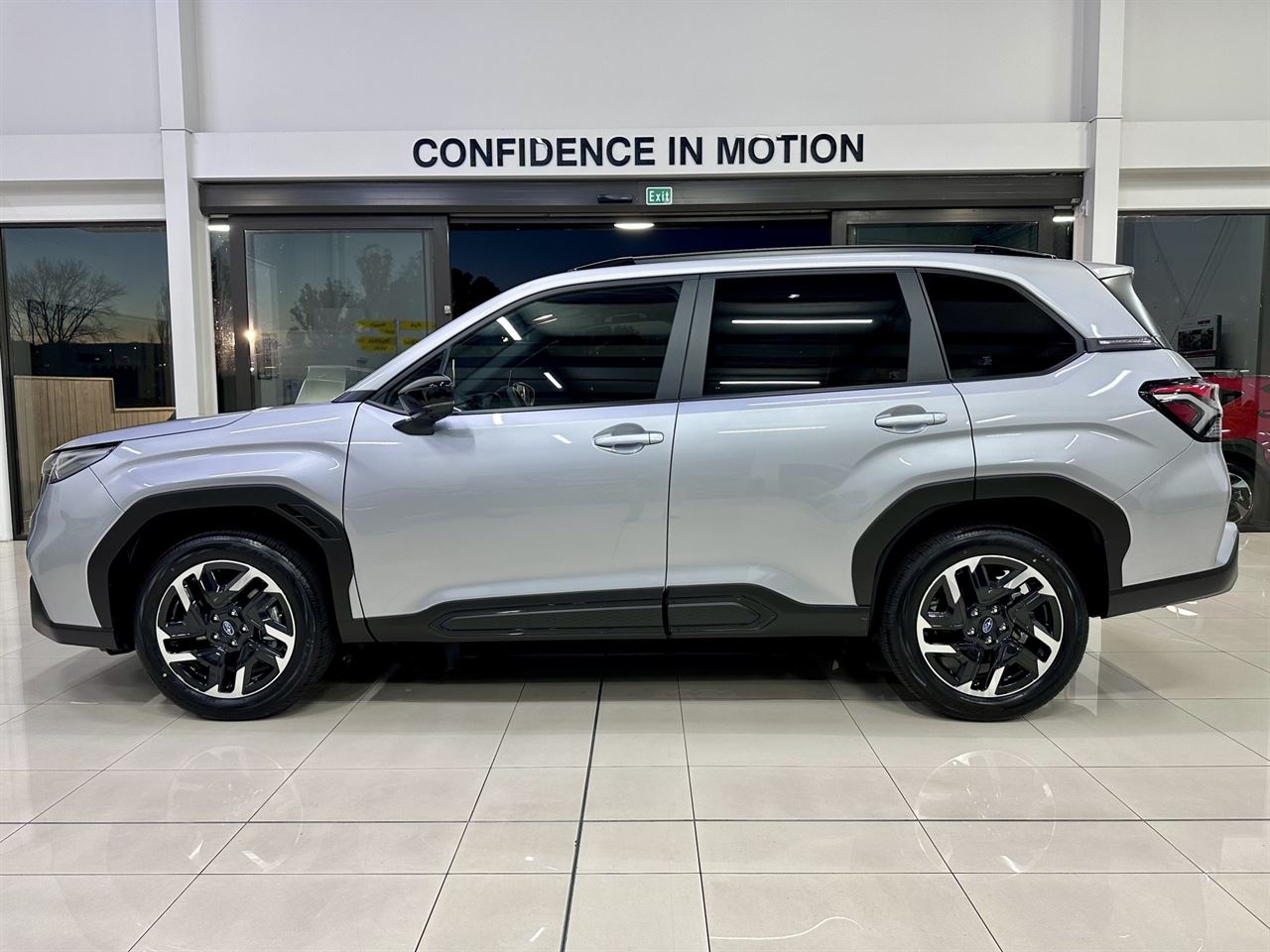 Vehicle image 4