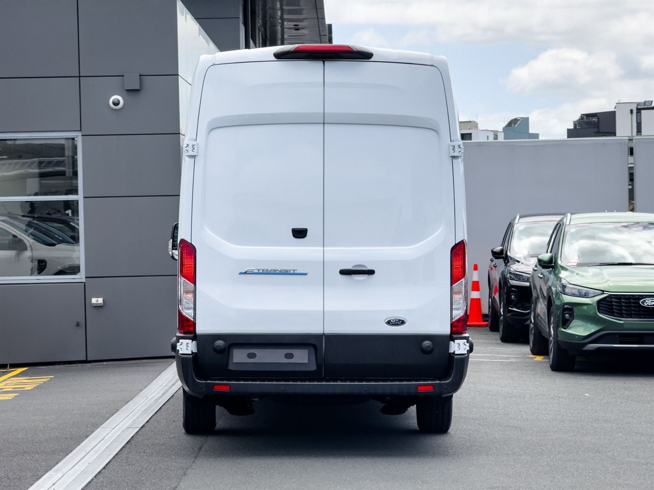 Vehicle image 5