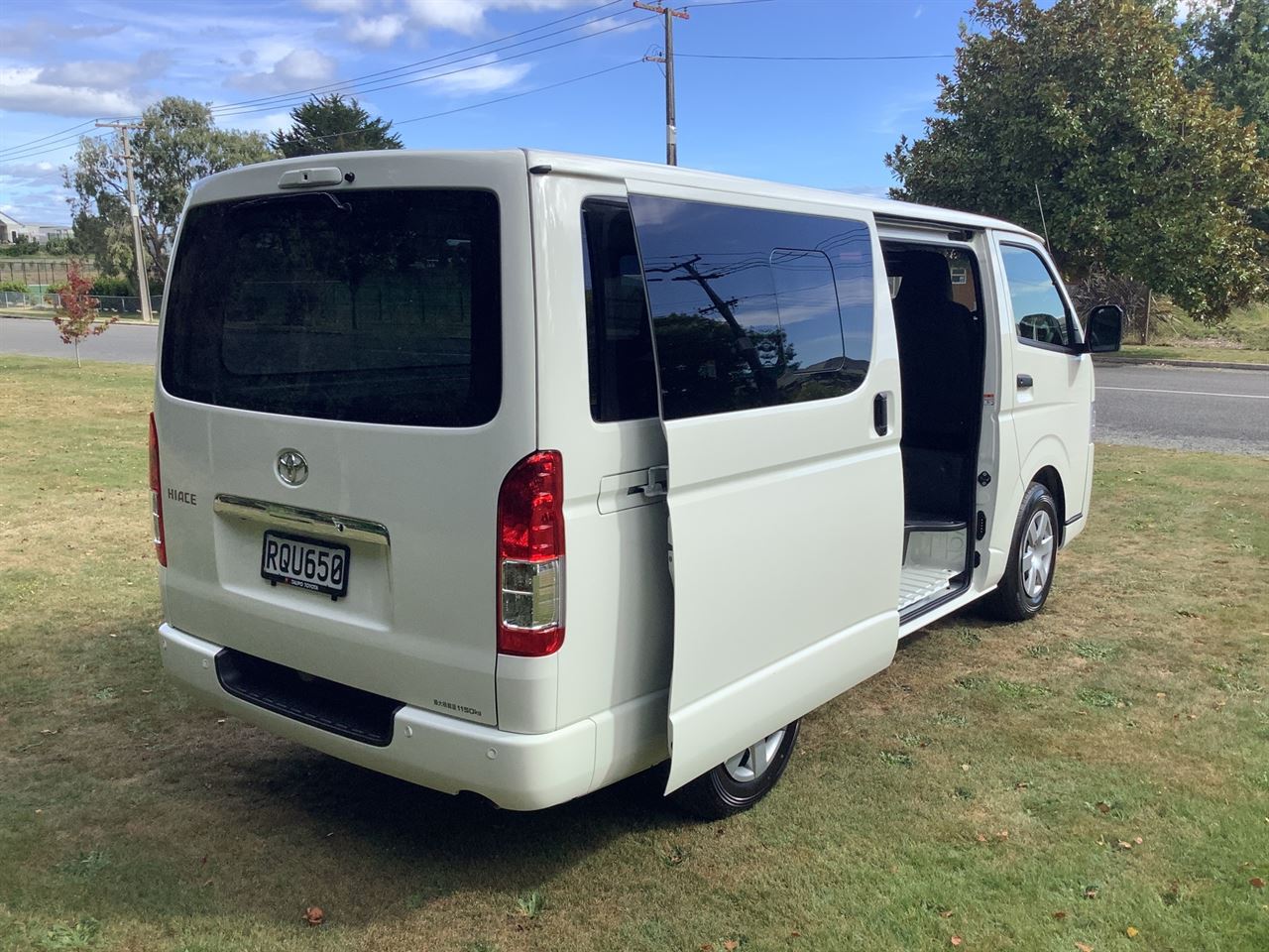 Vehicle image 5