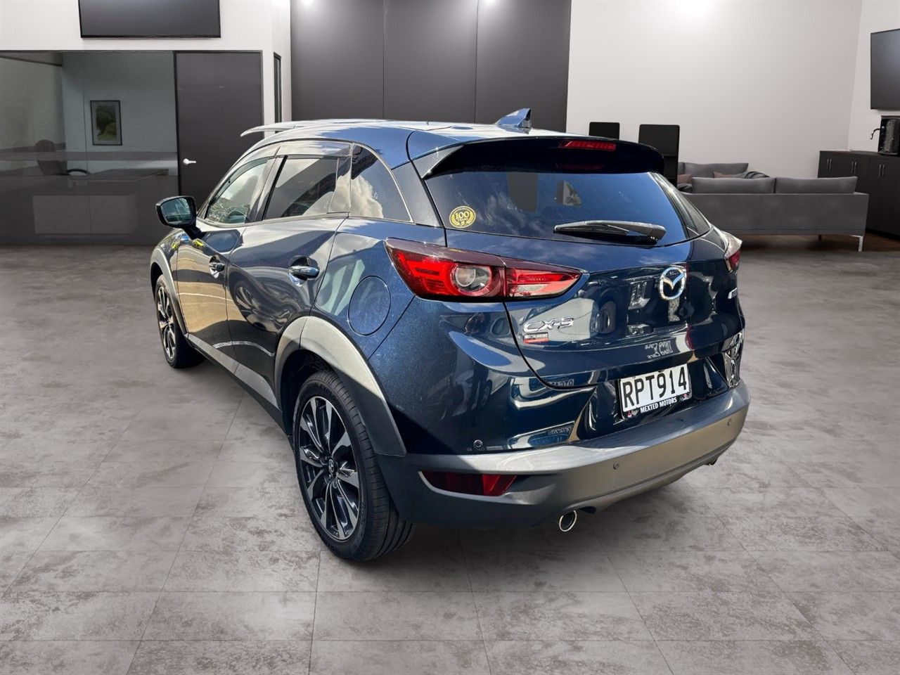 Vehicle image 4