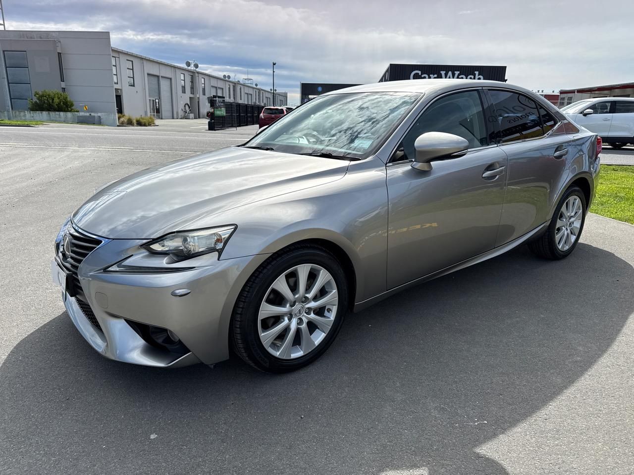Vehicle image 4