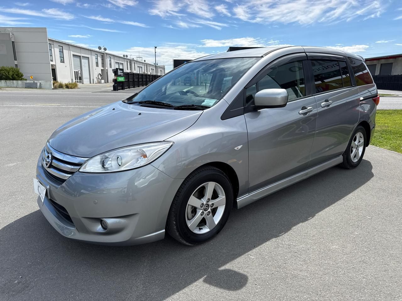 Vehicle image 4