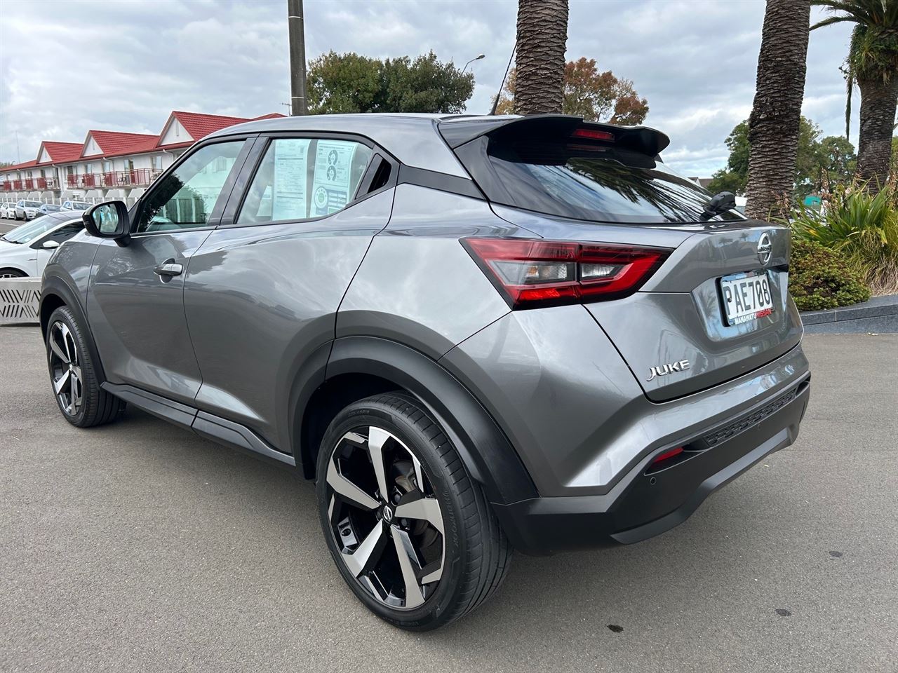 Vehicle image 5