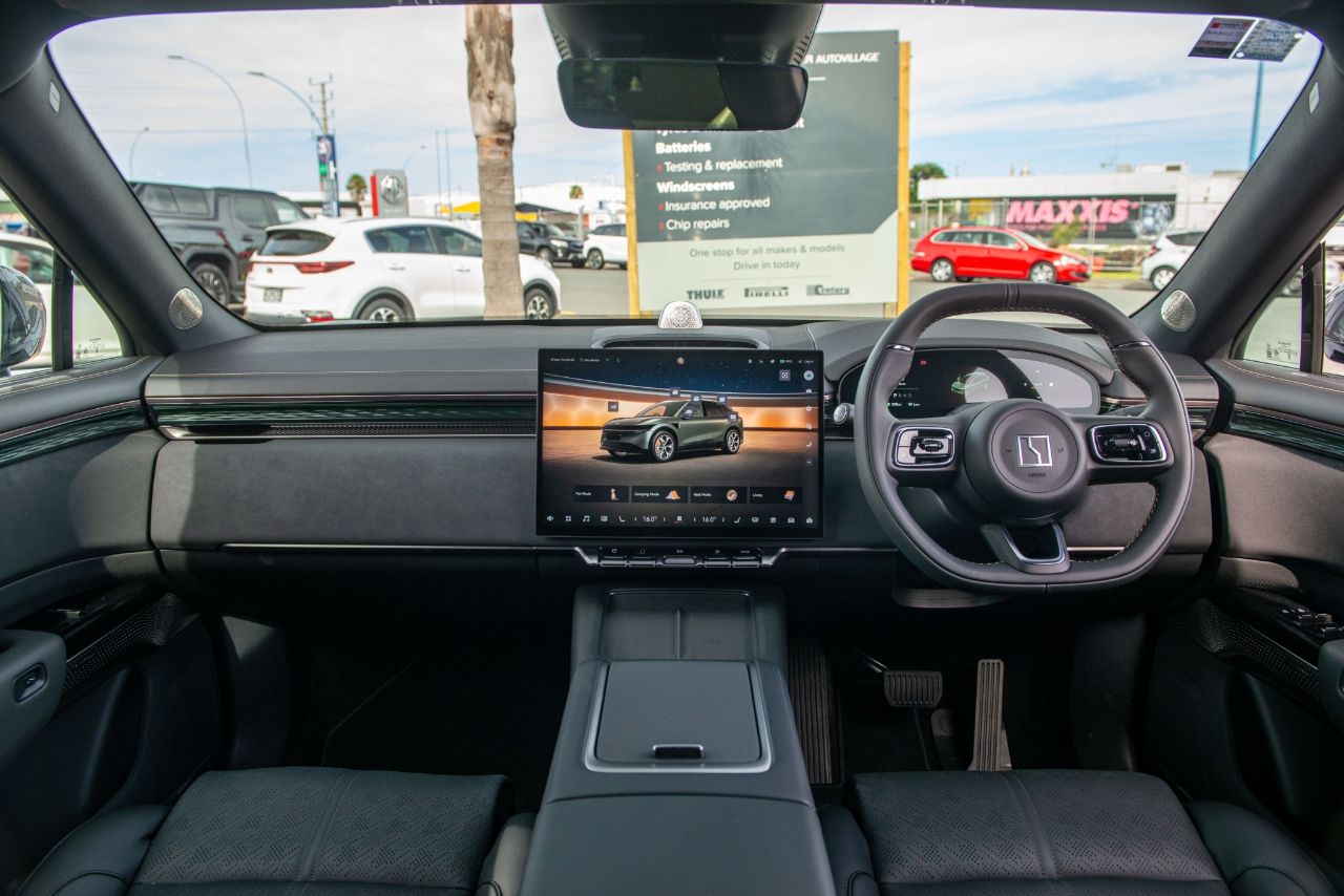 Vehicle image 3